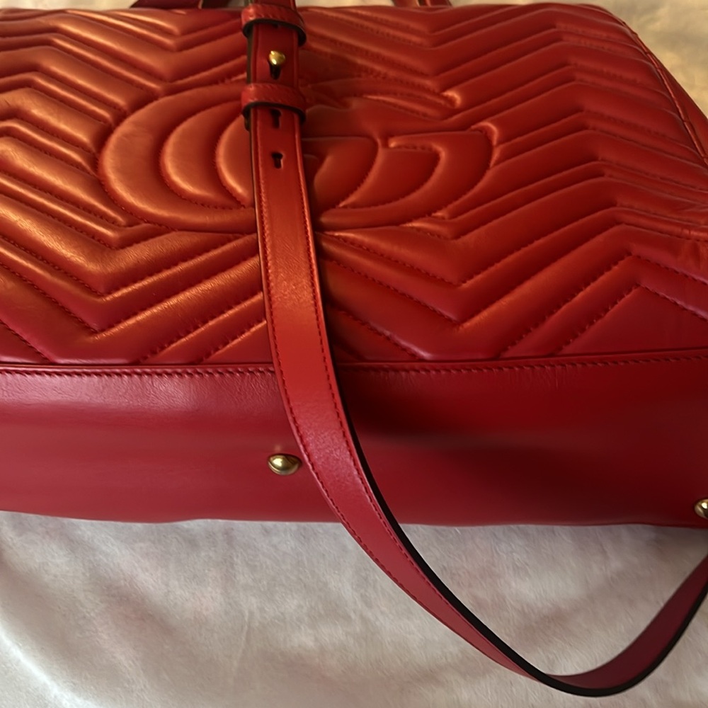 Gucci Red Shoulder Bag with Gold Hardware - Picture 16 of 16